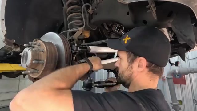 Installing Core 4x4 heavy duty tie rod on Ford F-350 Super Duty front axle