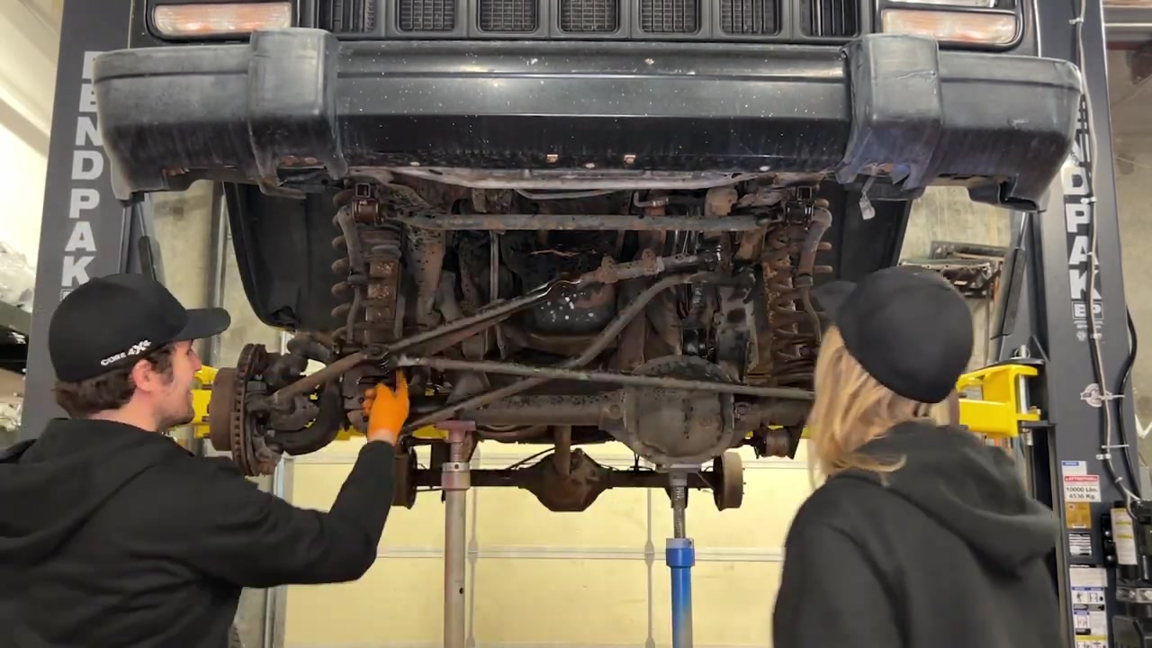 Removing the steering linkage and track bar from the XJ Cherokee front axle